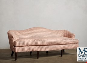 مبل تکیه‌ گاه شتری (CamelBack)